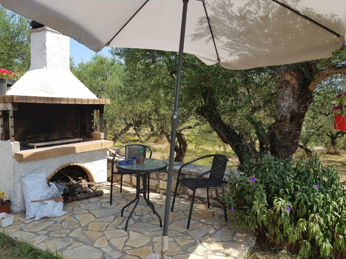 Villa Zoi Meson Yerakarion Luaran gambar